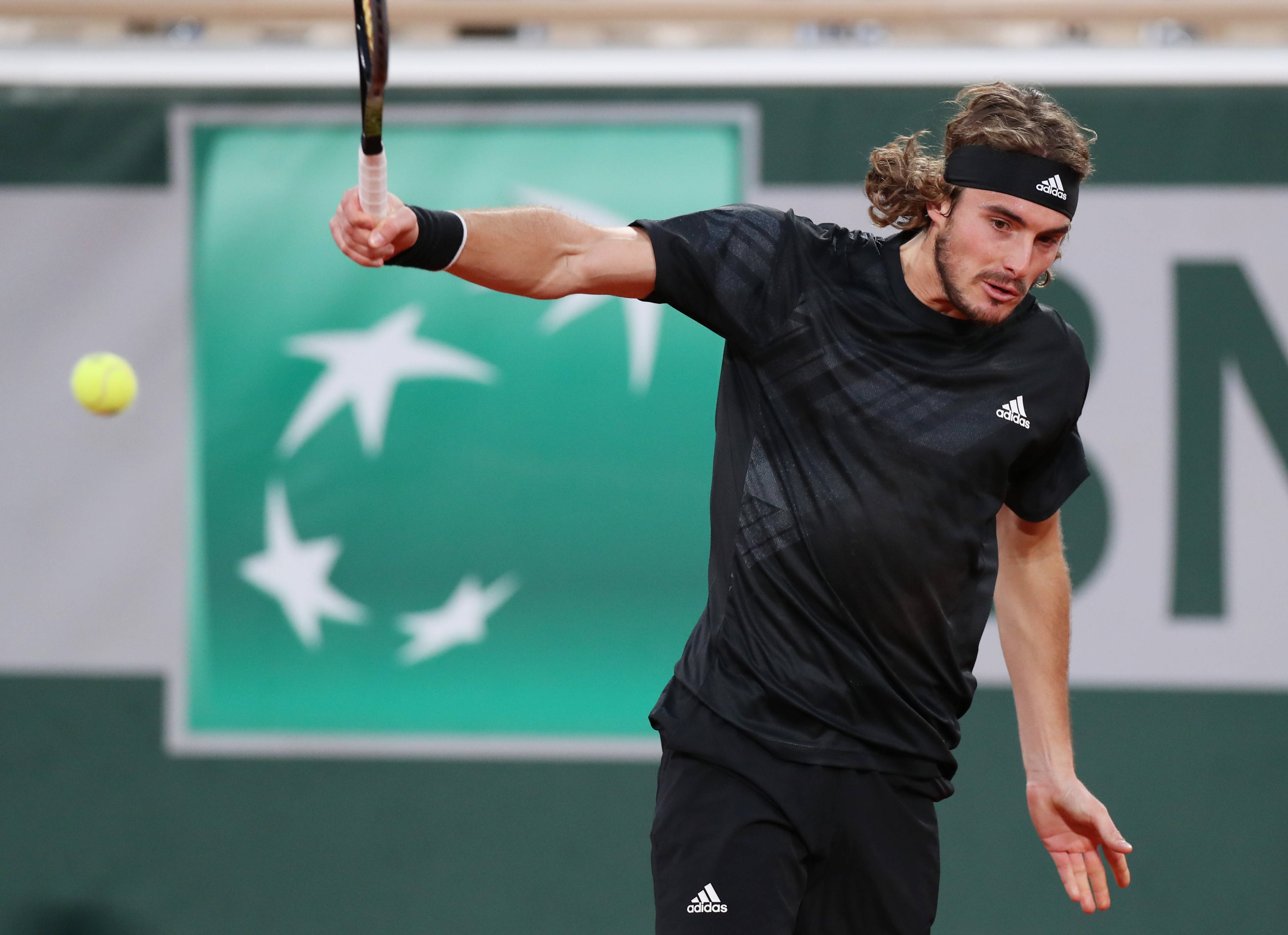 米兰体育app-包含欧洲网球队力克德国网球队,西西帕斯惊艳世界的词条