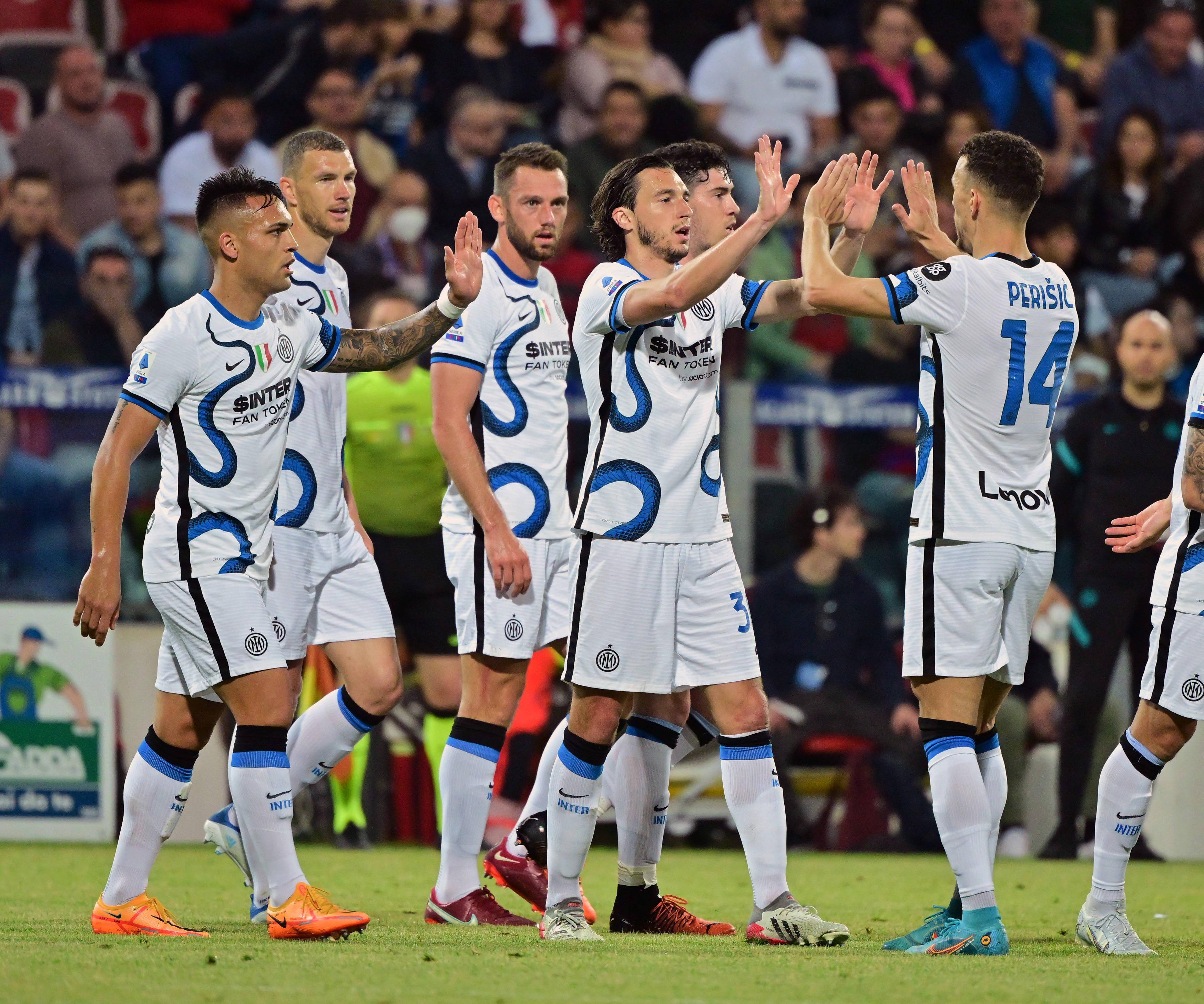 米兰体育官网-关于精彩的足球战，球员凭借实力战胜对手的信息