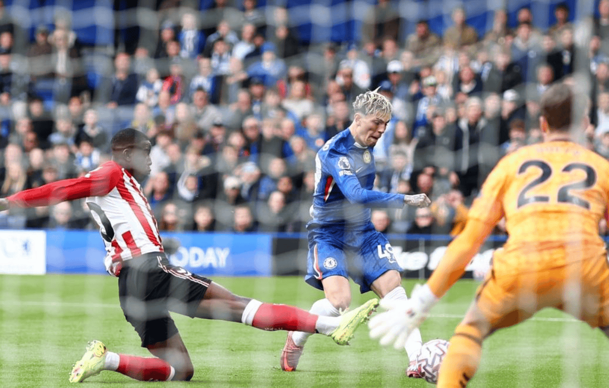 关于切尔西主场大败，欧冠位置受威胁的信息