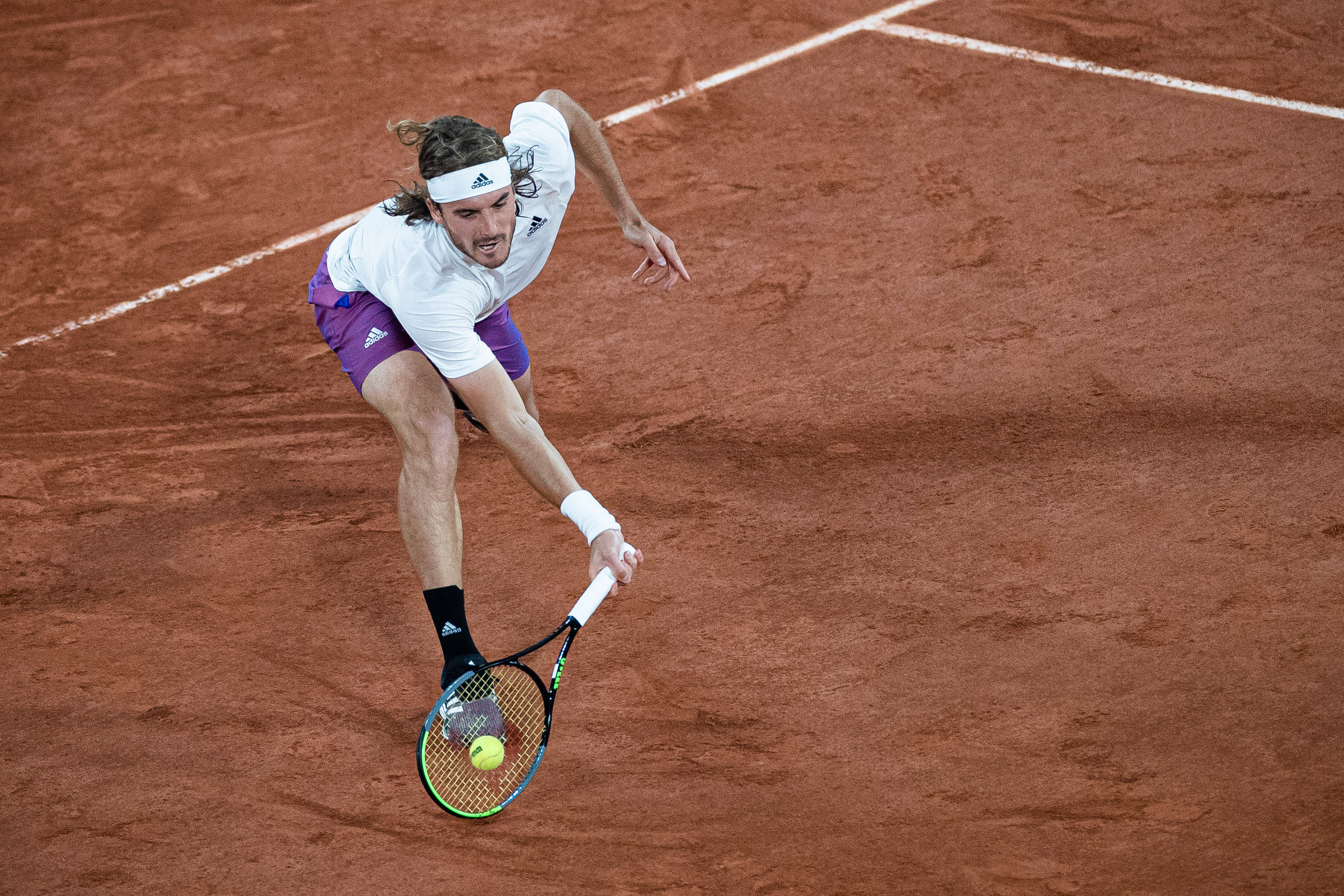 关于澳大利亚网球队轻取英国网球队,西西帕斯统治全场的信息 关于澳大利亚网球队轻取英国网球队,西西帕斯统治全场的信息