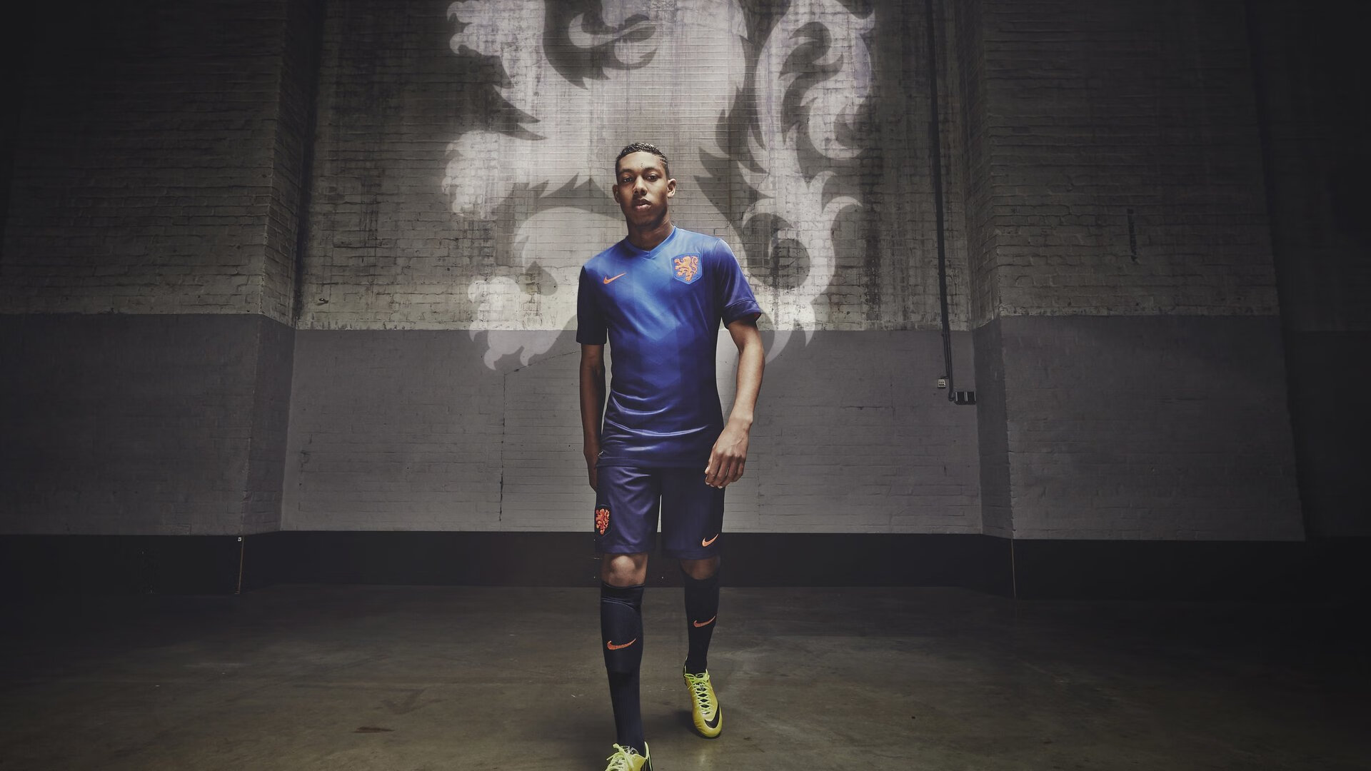 绿茵场与乒乓球台的双重奏，英格兰横扫瑞典，马龙统治全场